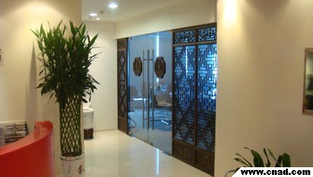 走進梅高廣告公司