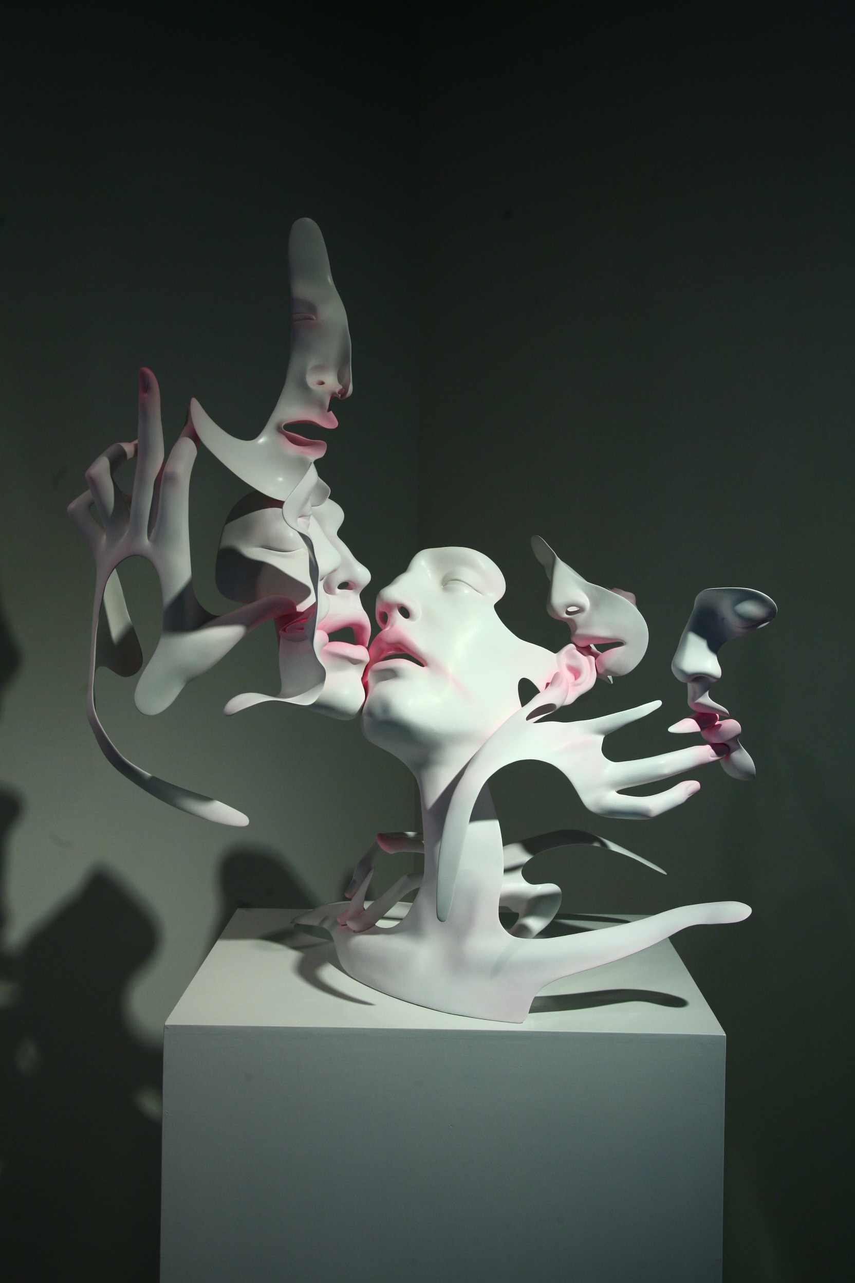 奧美零空間“跨時(shí)代”雕塑展昨晚開幕