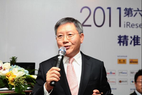 精準營銷，技術先行——互動通鄧廣梼主持2011艾瑞年會對話環節