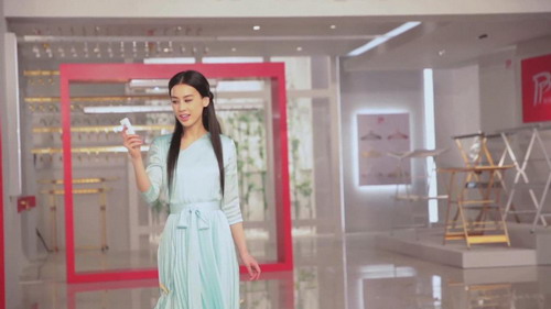 東方船 黃圣依代言盼盼花絮