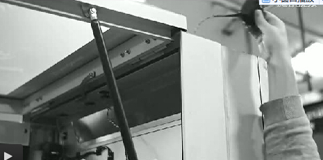 國外超贊的地鐵公益廣告：關注癌癥兒童