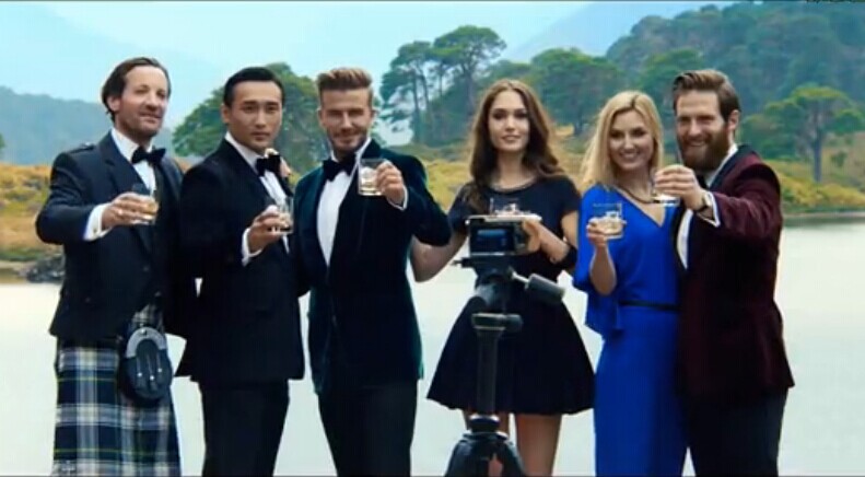 蓋·里奇為貝帥打造威士忌廣告大片