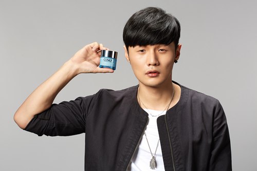 李榮浩創(chuàng)作并演繹全新單曲《宛若新生》代言倩碧微電影首發(fā)