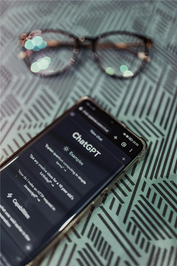 1760940726143003.jpg 3狂奔20天,全網“追趕”Sora2.jpg