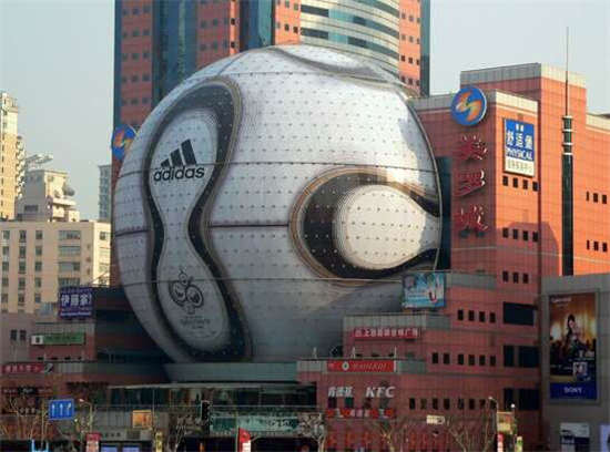 專訪丨杰出戶外廣告創意設計家張宜金 ——后疫情時代,戶外廣告人更應該注重創意創新