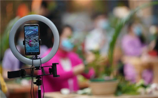 “戲劇化”的直播帶貨，未來如何？